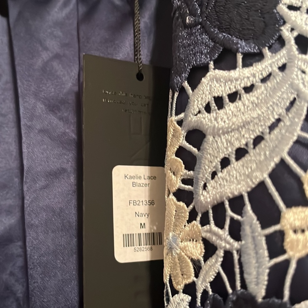 NWT FASHION NOVA SUIT. FLORAL LACE KAELIE BLAZER AND PANT SUIT. MEDIUM SOLD OUT - Picture 10 of 12